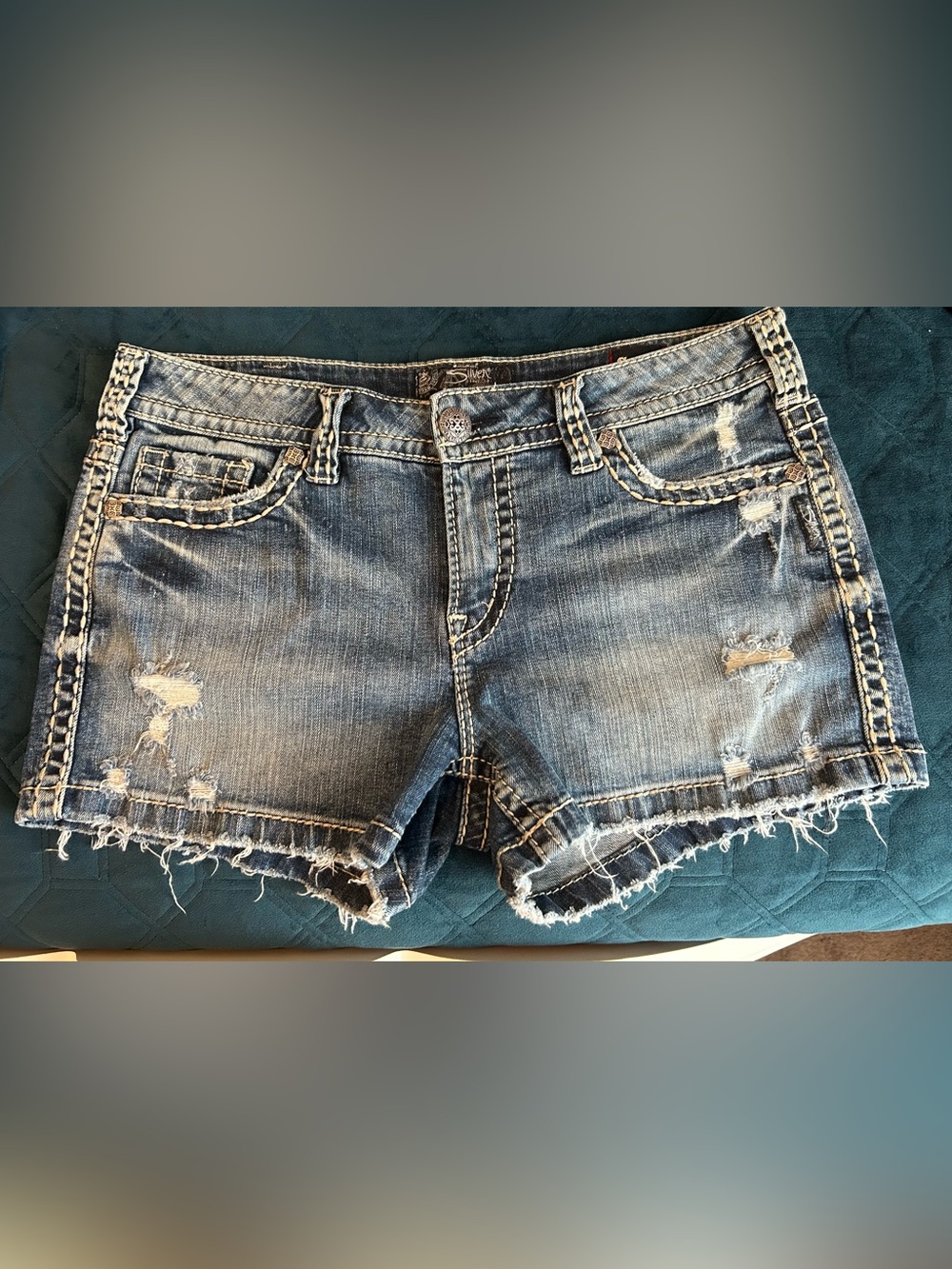 Silver Jeans Aiko Distressed Blue Denim Shorts size W32/L3 mid to low rise